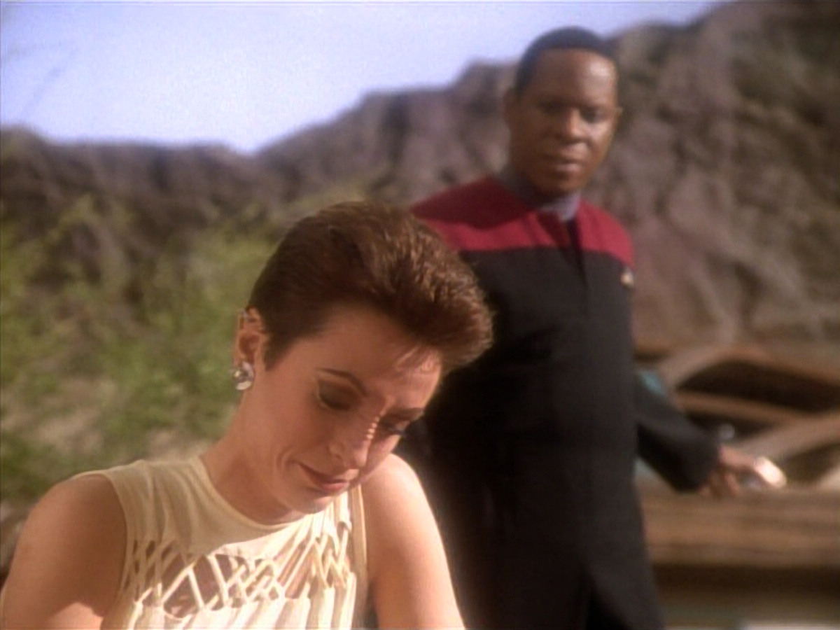 extant_StarTrekDS9_1x15-Progress_02833.jpg