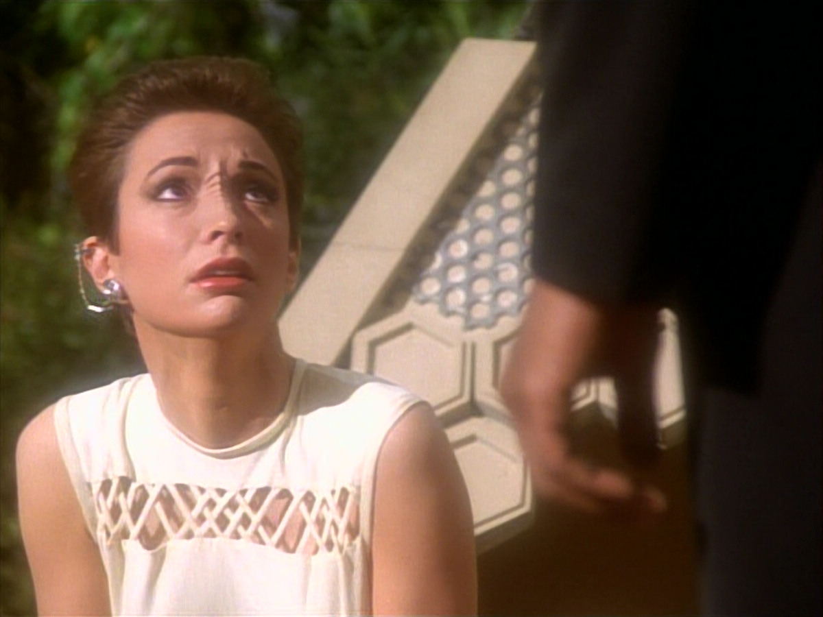 extant_StarTrekDS9_1x15-Progress_02849.jpg