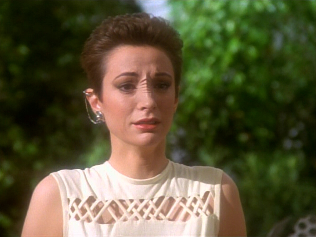 extant_StarTrekDS9_1x15-Progress_02950.jpg