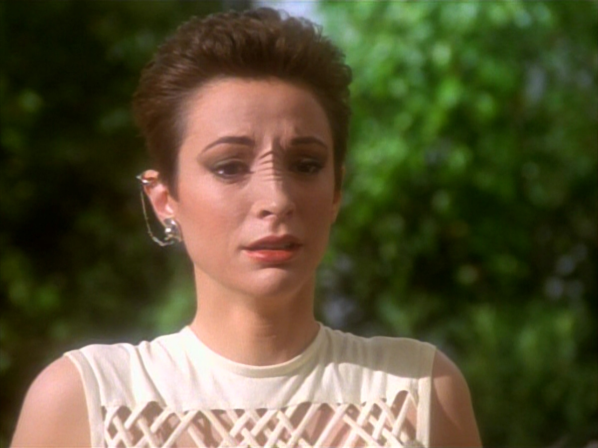 extant_StarTrekDS9_1x15-Progress_02952.jpg