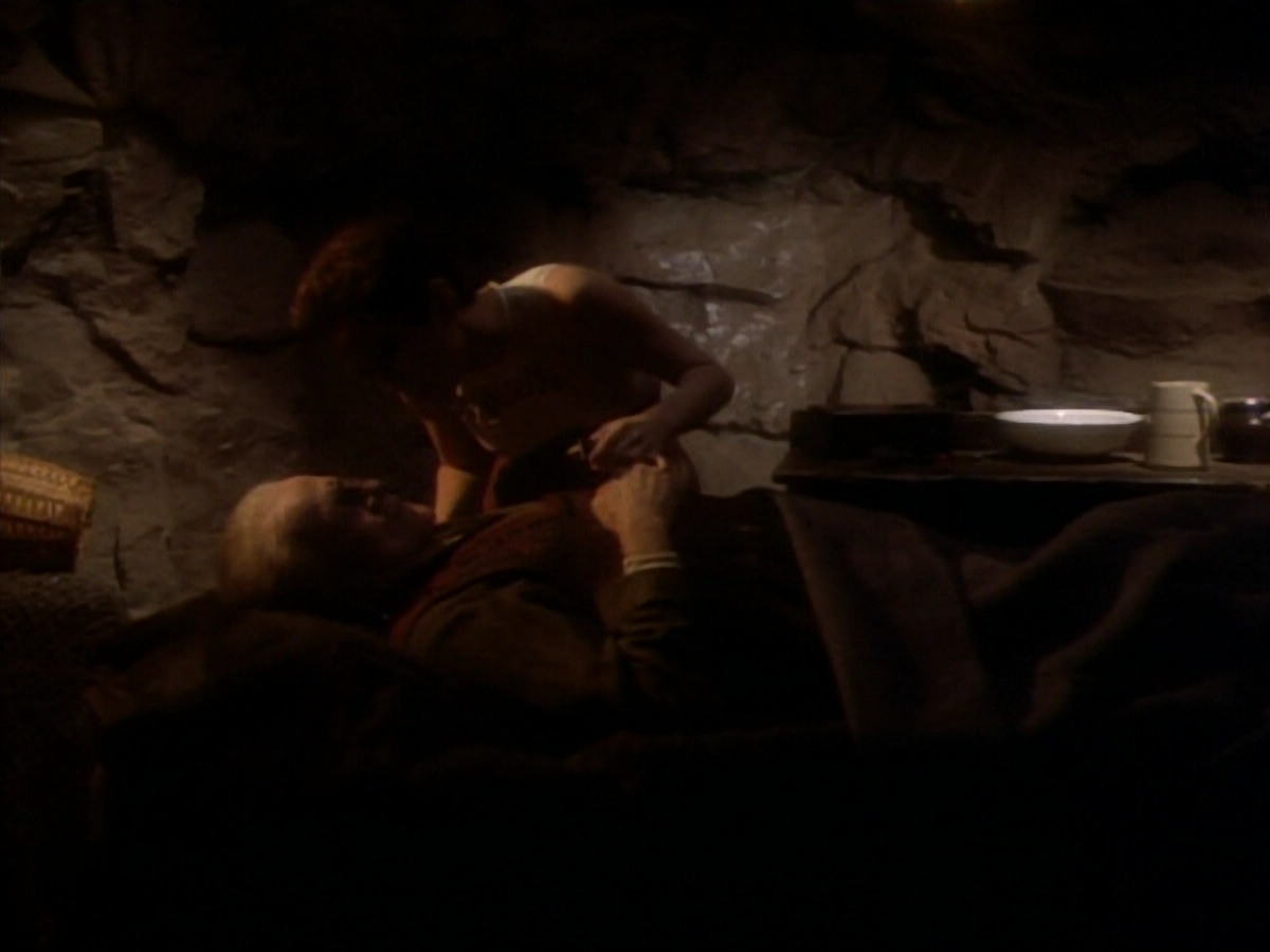 extant_StarTrekDS9_1x15-Progress_03018.jpg