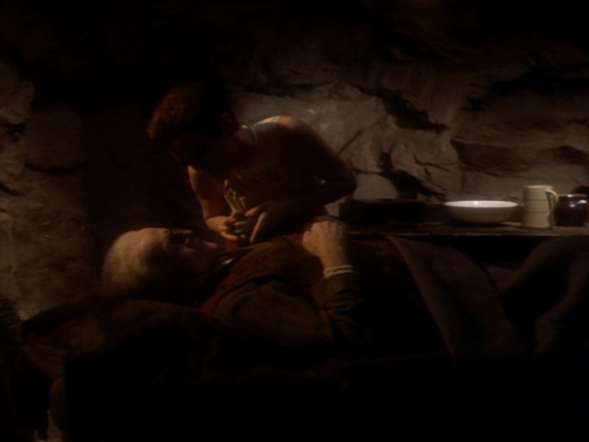 extant_StarTrekDS9_1x15-Progress_03026.jpg