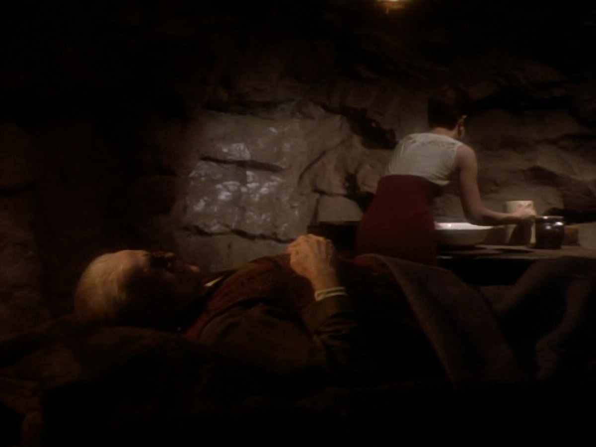 extant_StarTrekDS9_1x15-Progress_03035.jpg