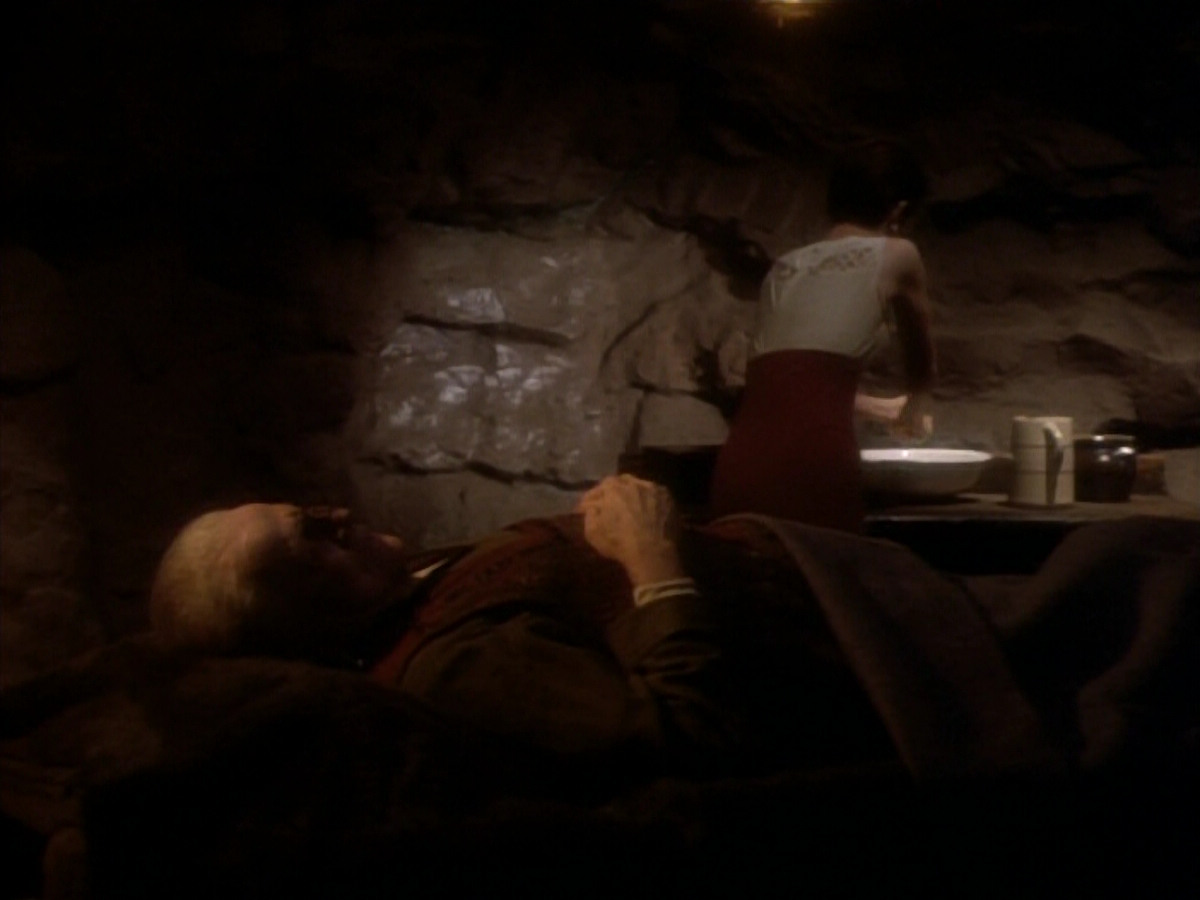 extant_StarTrekDS9_1x15-Progress_03037.jpg