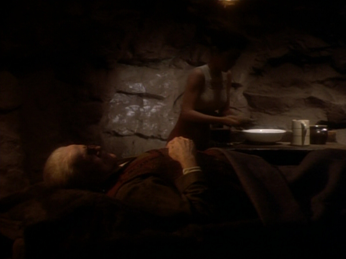 extant_StarTrekDS9_1x15-Progress_03040.jpg