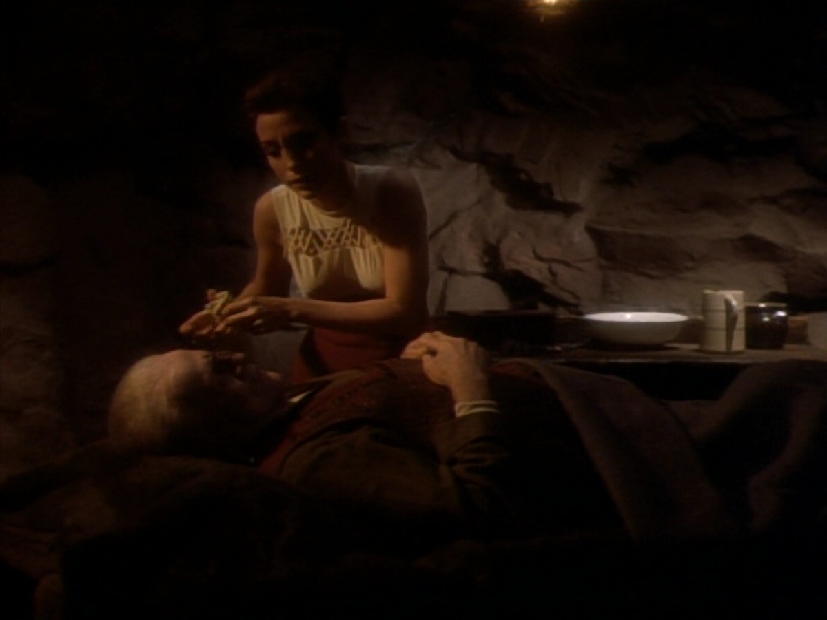 extant_StarTrekDS9_1x15-Progress_03043.jpg