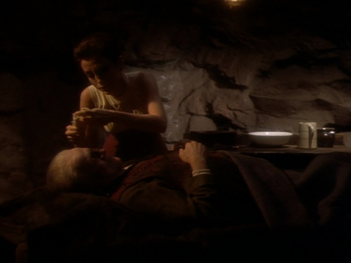 extant_StarTrekDS9_1x15-Progress_03044.jpg
