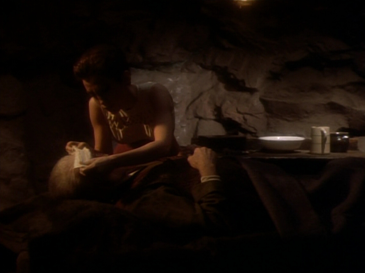 extant_StarTrekDS9_1x15-Progress_03046.jpg