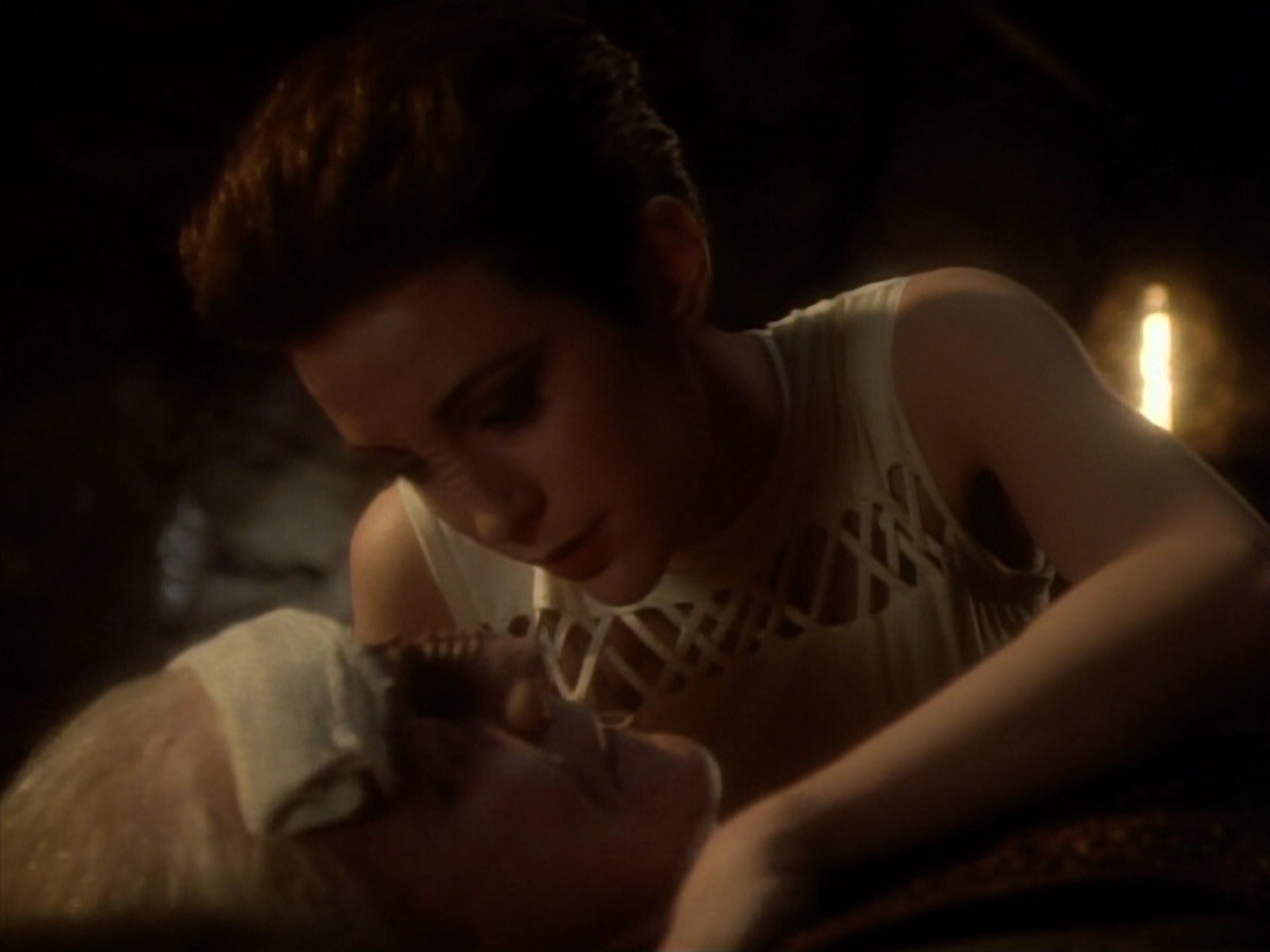 extant_StarTrekDS9_1x15-Progress_03051.jpg