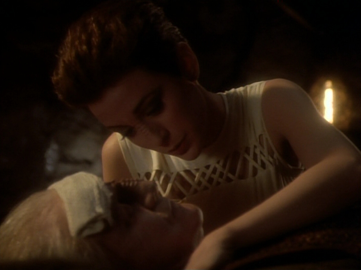 extant_StarTrekDS9_1x15-Progress_03061.jpg