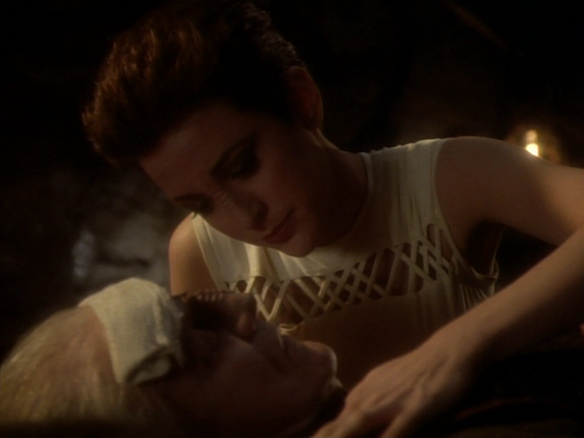 extant_StarTrekDS9_1x15-Progress_03071.jpg