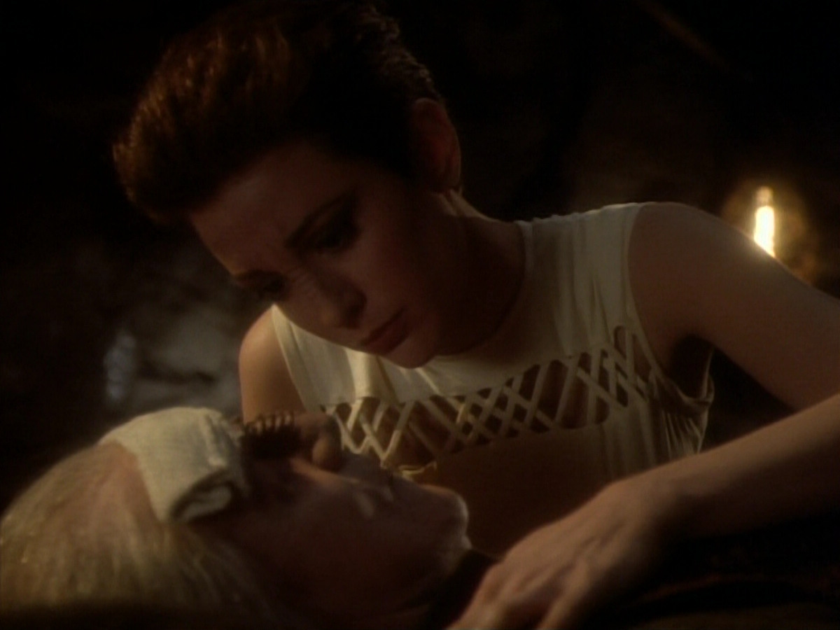extant_StarTrekDS9_1x15-Progress_03076.jpg
