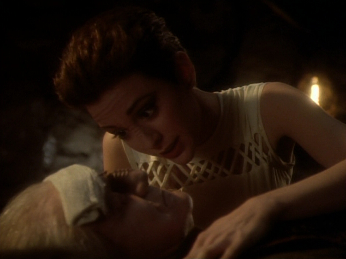 extant_StarTrekDS9_1x15-Progress_03083.jpg