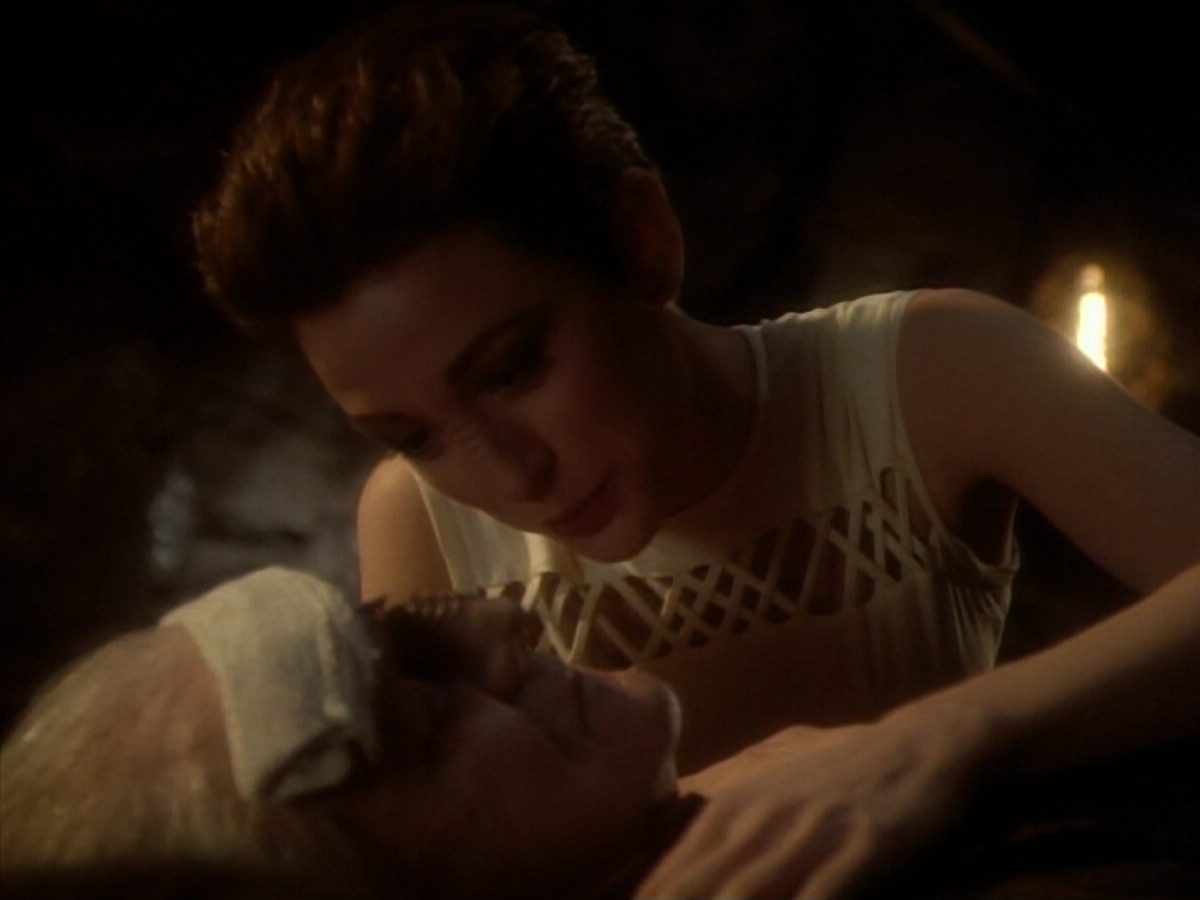 extant_StarTrekDS9_1x15-Progress_03090.jpg