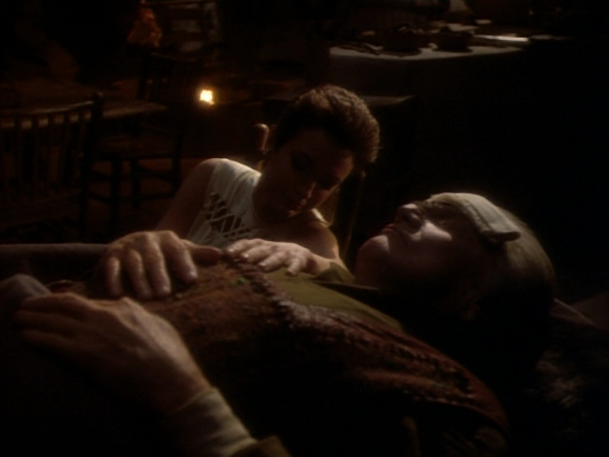 extant_StarTrekDS9_1x15-Progress_03154.jpg