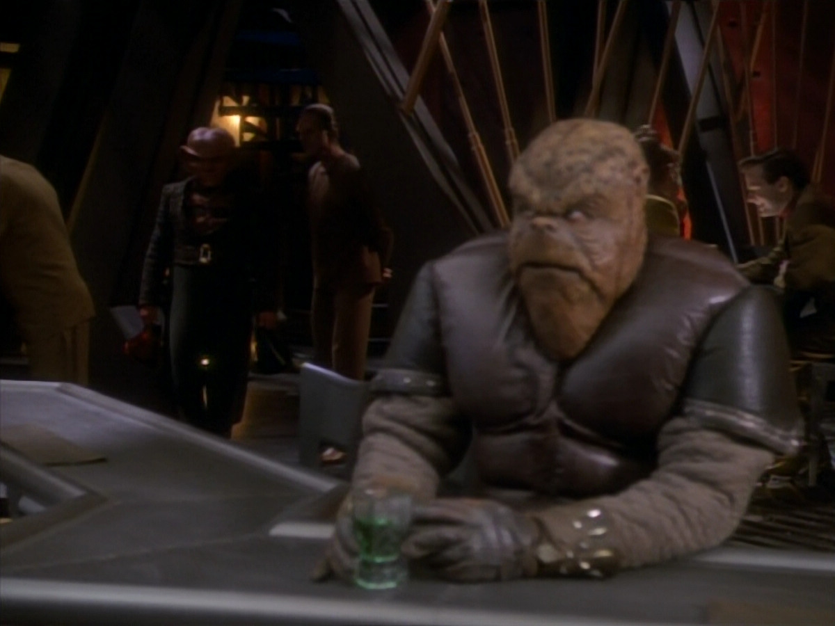 extant_StarTrekDS9_1x15-Progress_03281.jpg