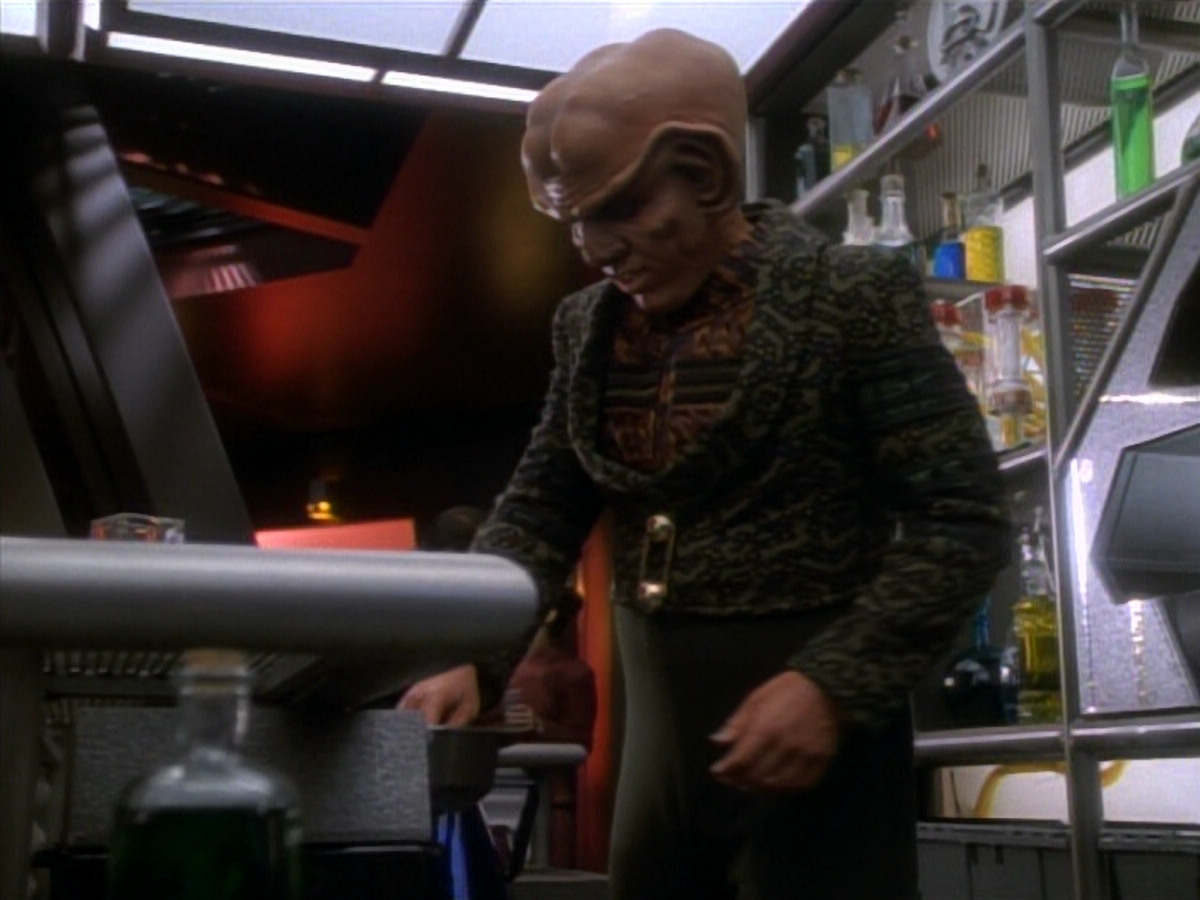 extant_StarTrekDS9_1x15-Progress_03329.jpg