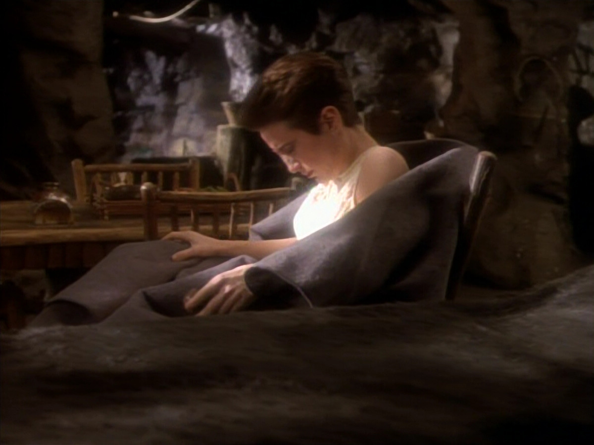 extant_StarTrekDS9_1x15-Progress_03416.jpg