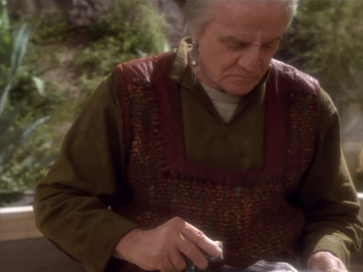 extant_StarTrekDS9_1x15-Progress_03452.jpg