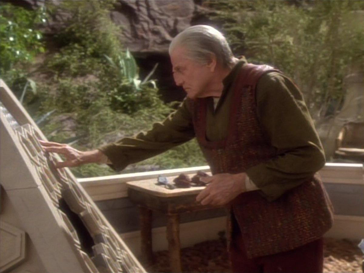 extant_StarTrekDS9_1x15-Progress_03460.jpg