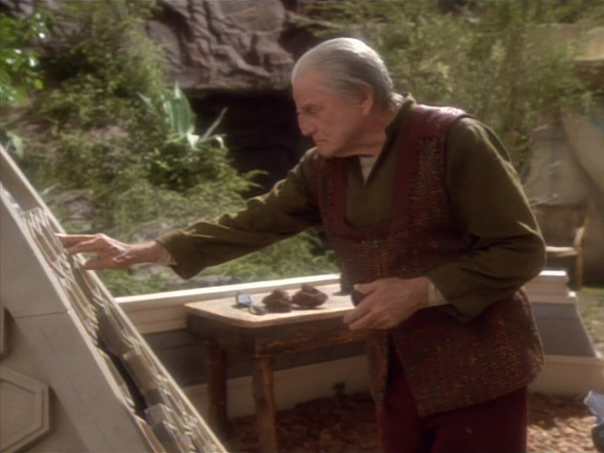 extant_StarTrekDS9_1x15-Progress_03461.jpg