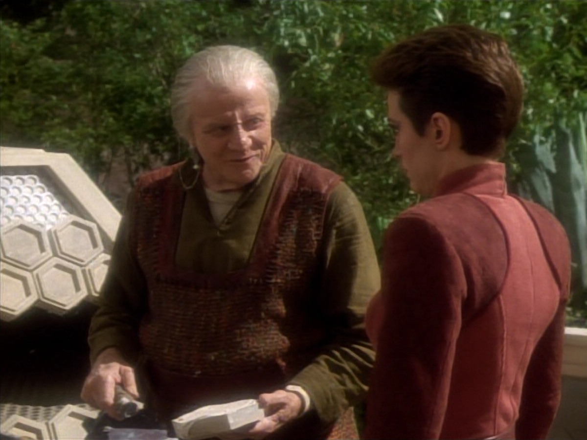 extant_StarTrekDS9_1x15-Progress_03481.jpg