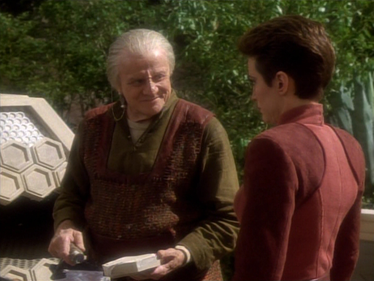 extant_StarTrekDS9_1x15-Progress_03483.jpg