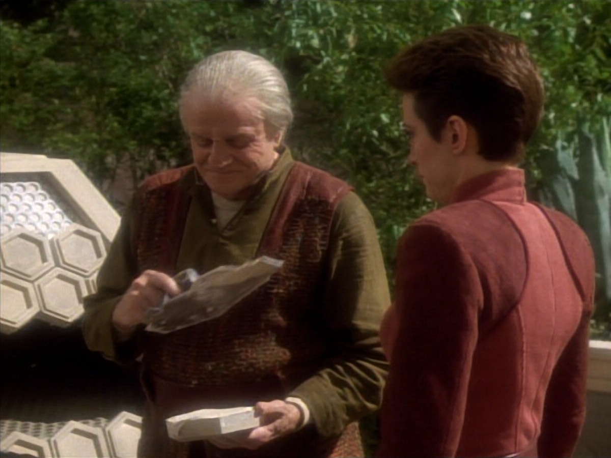 extant_StarTrekDS9_1x15-Progress_03486.jpg