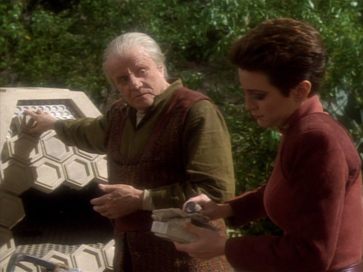 extant_StarTrekDS9_1x15-Progress_03499.jpg