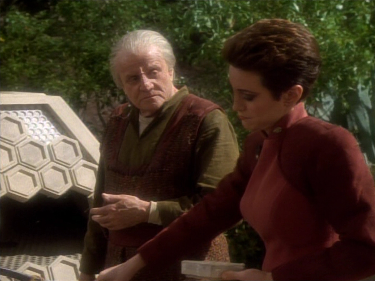 extant_StarTrekDS9_1x15-Progress_03504.jpg