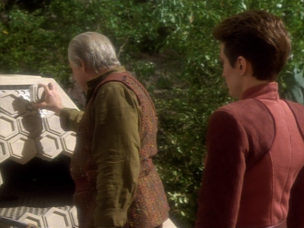 extant_StarTrekDS9_1x15-Progress_03524.jpg