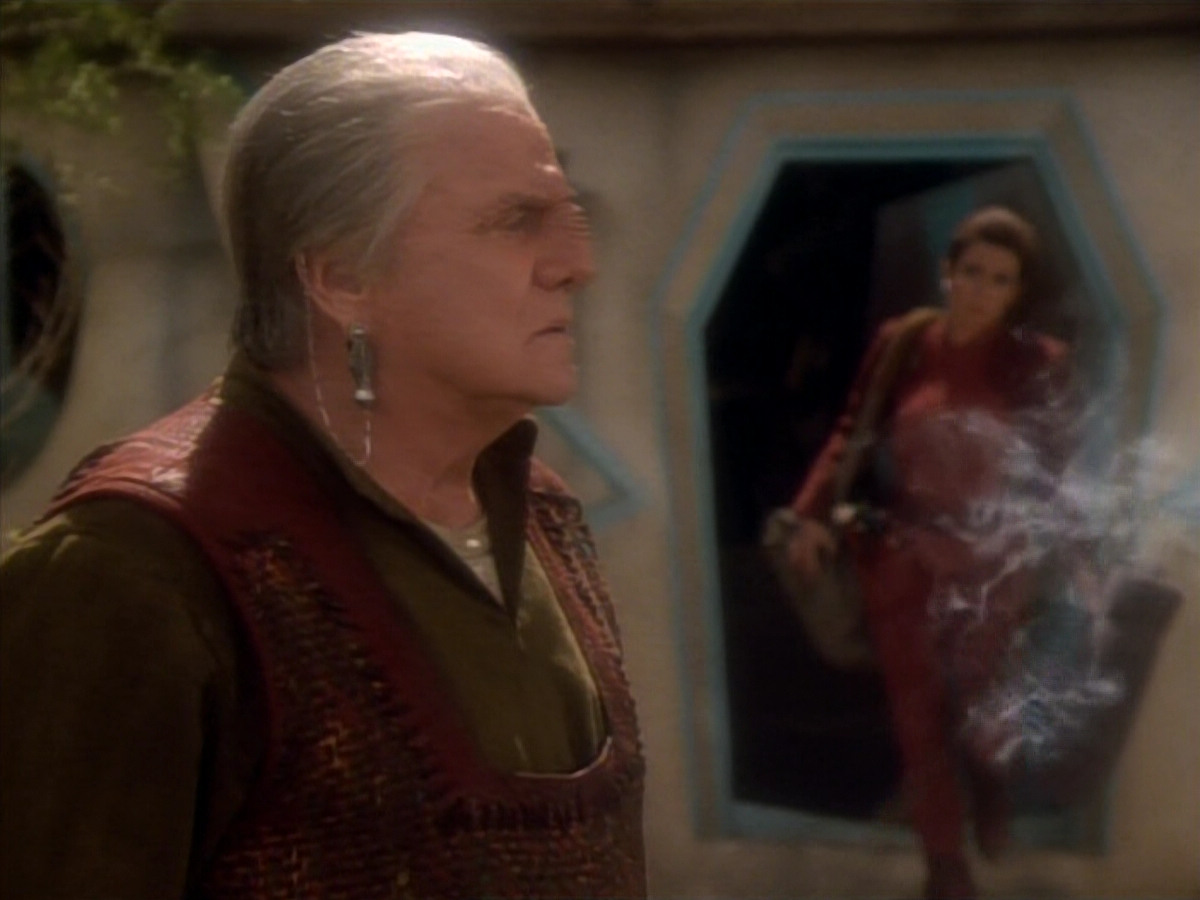 extant_StarTrekDS9_1x15-Progress_03595.jpg