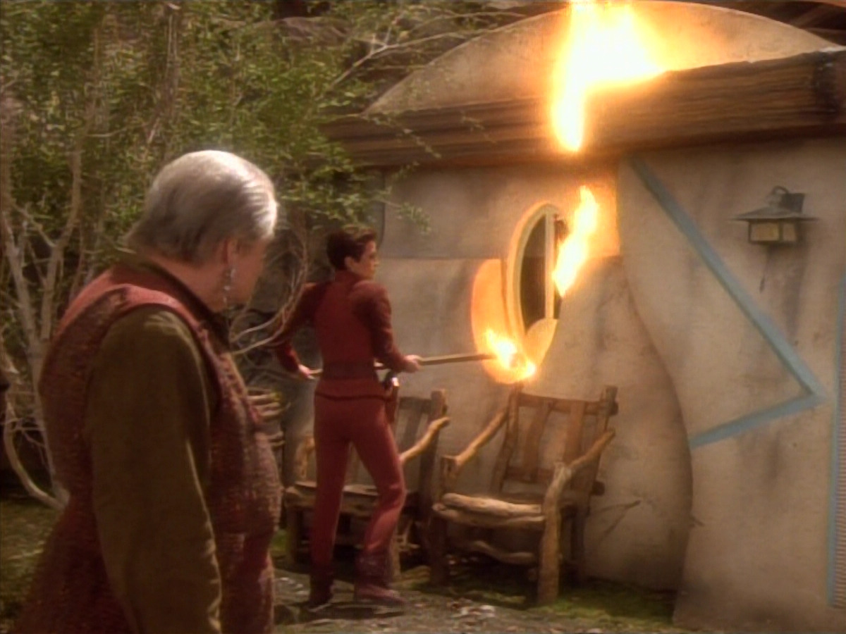 extant_StarTrekDS9_1x15-Progress_03668.jpg