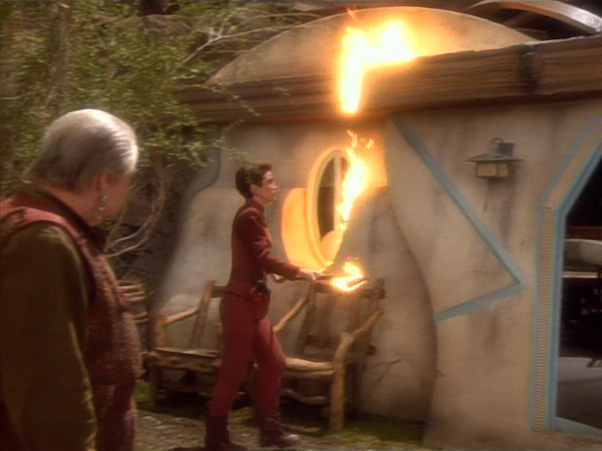 extant_StarTrekDS9_1x15-Progress_03669.jpg
