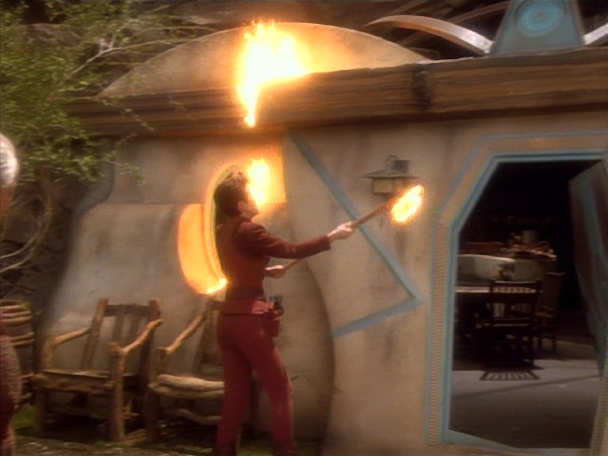 extant_StarTrekDS9_1x15-Progress_03670.jpg