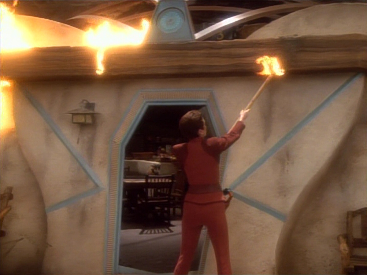 extant_StarTrekDS9_1x15-Progress_03678.jpg