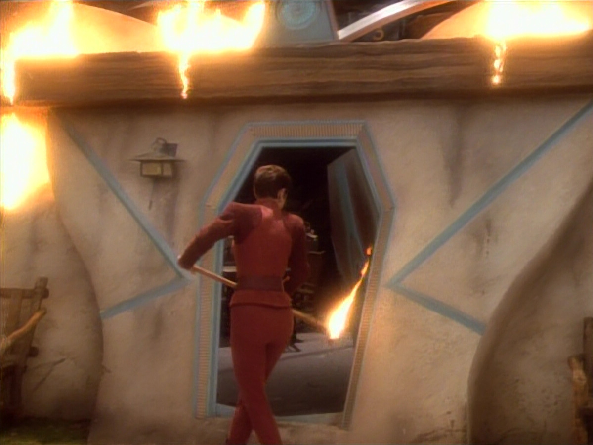 extant_StarTrekDS9_1x15-Progress_03682.jpg