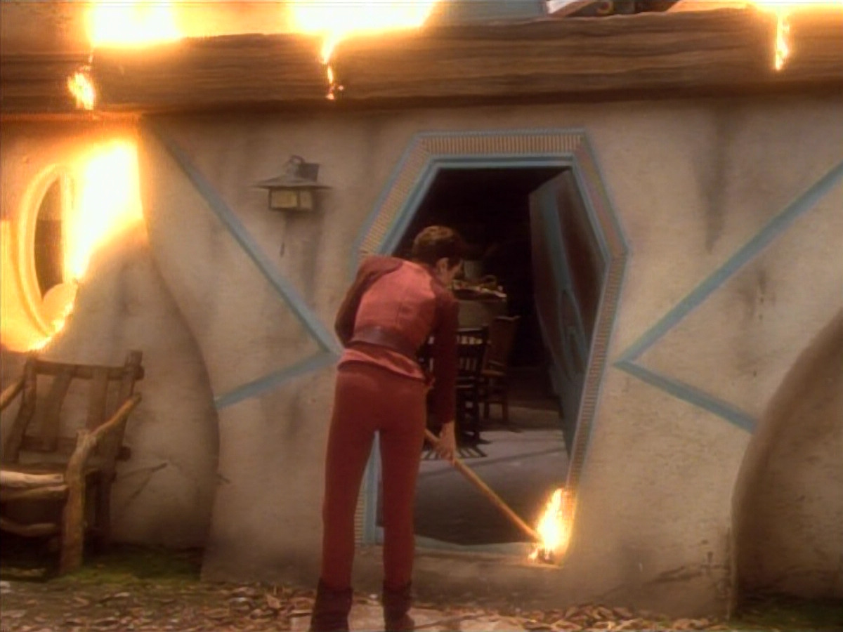 extant_StarTrekDS9_1x15-Progress_03684.jpg