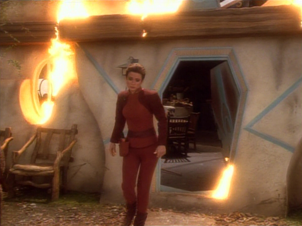 extant_StarTrekDS9_1x15-Progress_03688.jpg