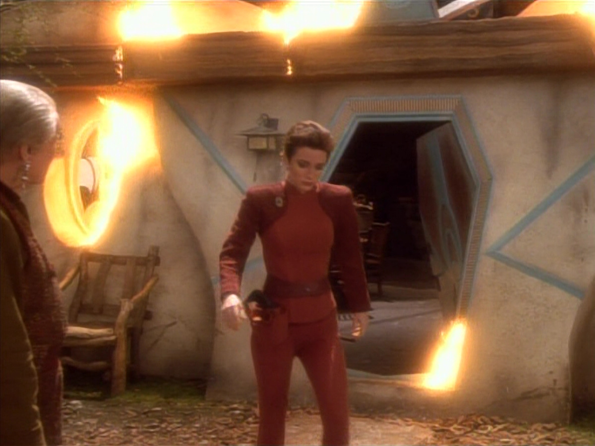 extant_StarTrekDS9_1x15-Progress_03689.jpg