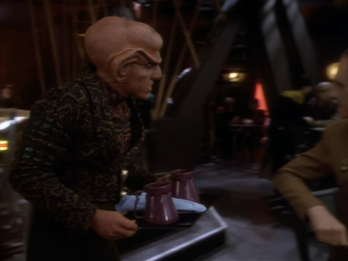 extant_StarTrekDS9_1x16-IfWishesWereHorses_00011.jpg