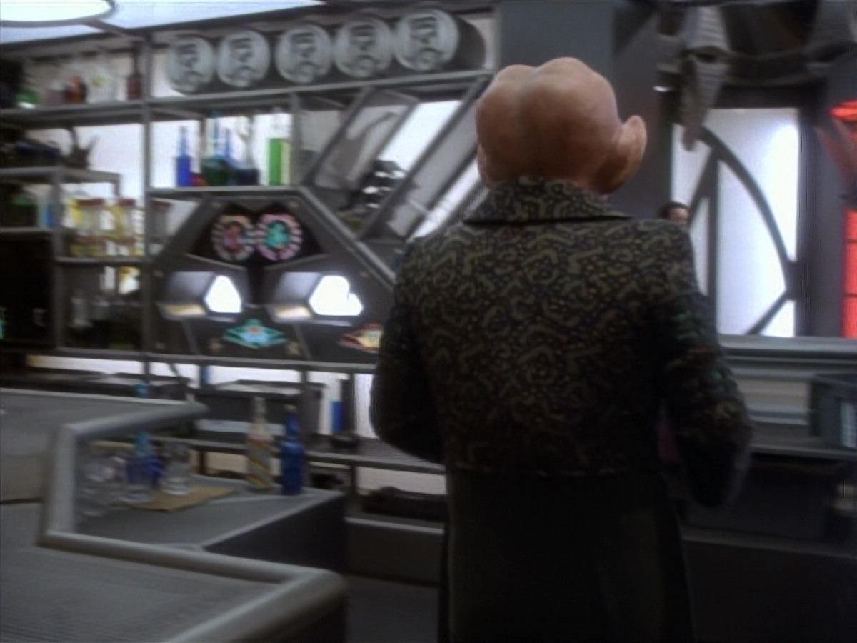 extant_StarTrekDS9_1x16-IfWishesWereHorses_00016.jpg