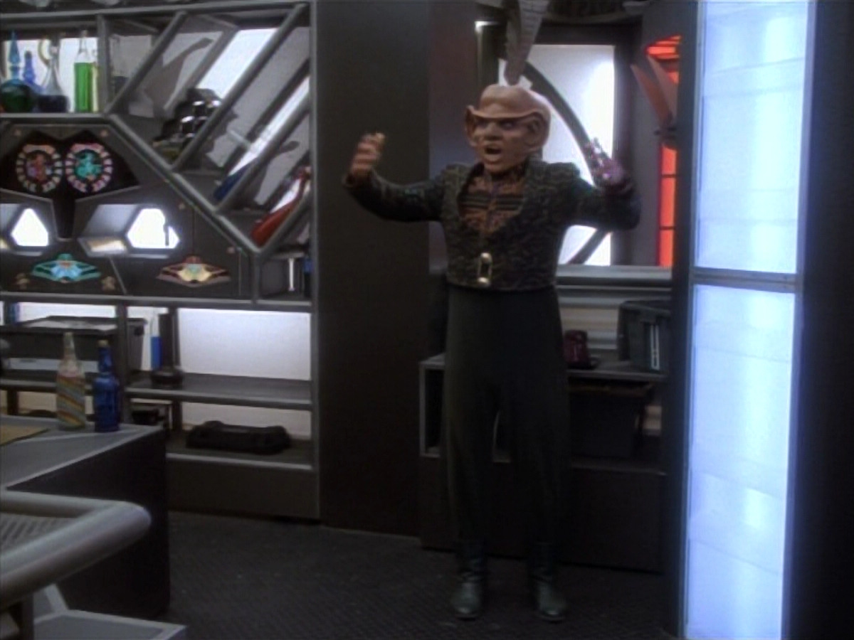 extant_StarTrekDS9_1x16-IfWishesWereHorses_00023.jpg