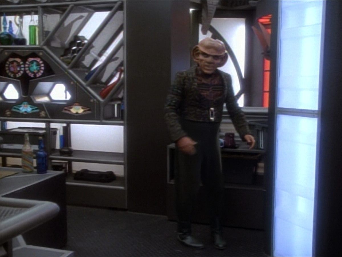 extant_StarTrekDS9_1x16-IfWishesWereHorses_00027.jpg