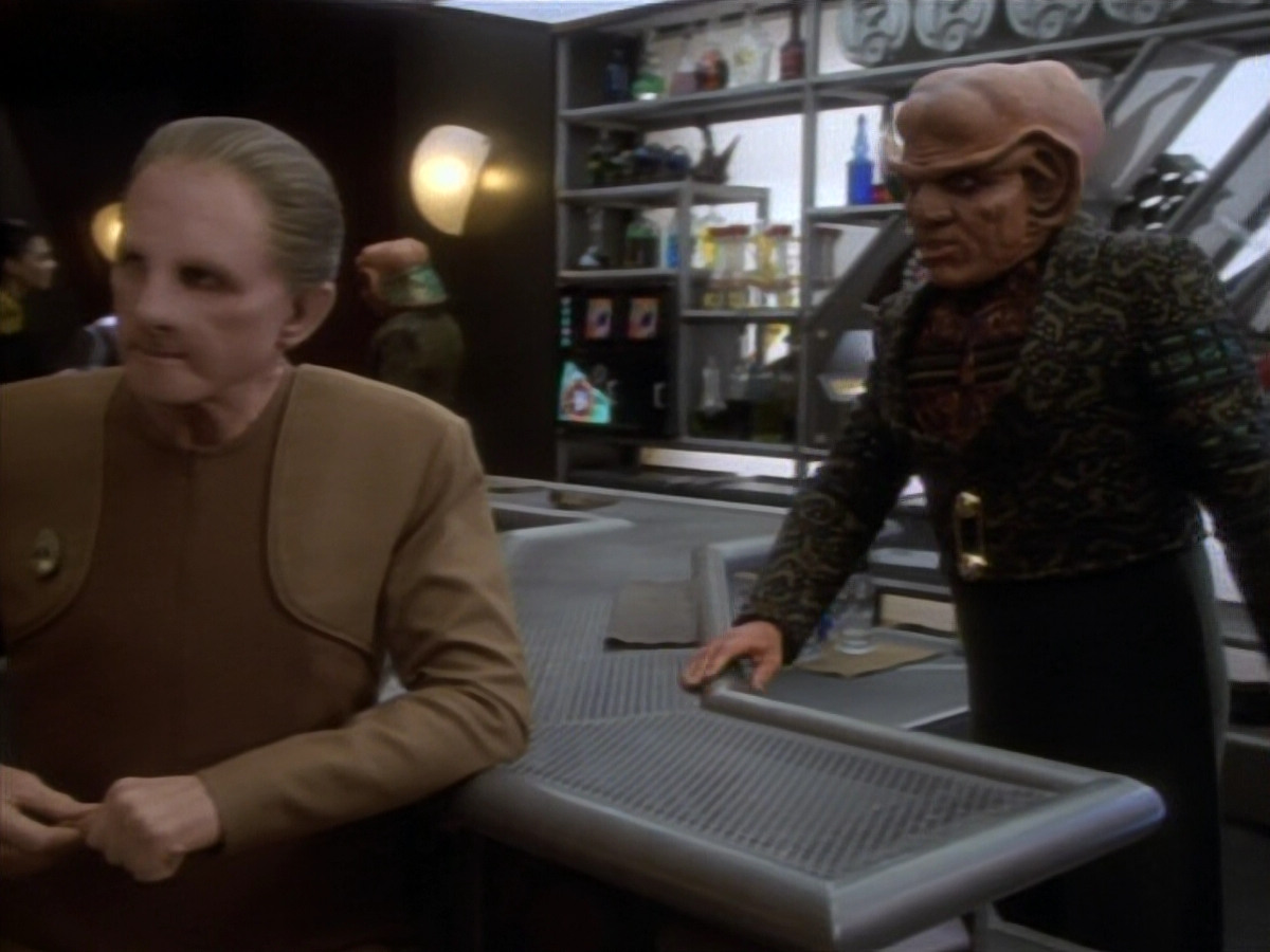extant_StarTrekDS9_1x16-IfWishesWereHorses_00040.jpg