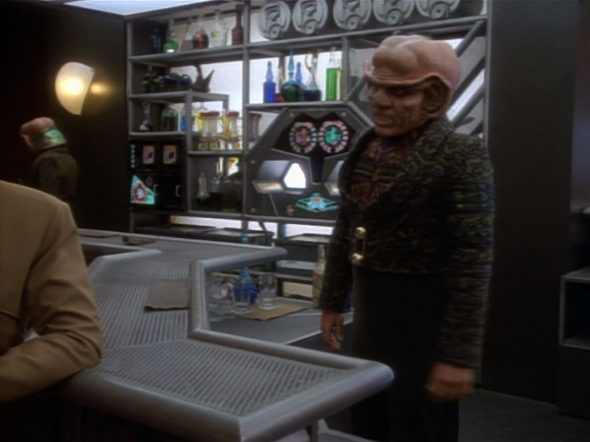 extant_StarTrekDS9_1x16-IfWishesWereHorses_00042.jpg