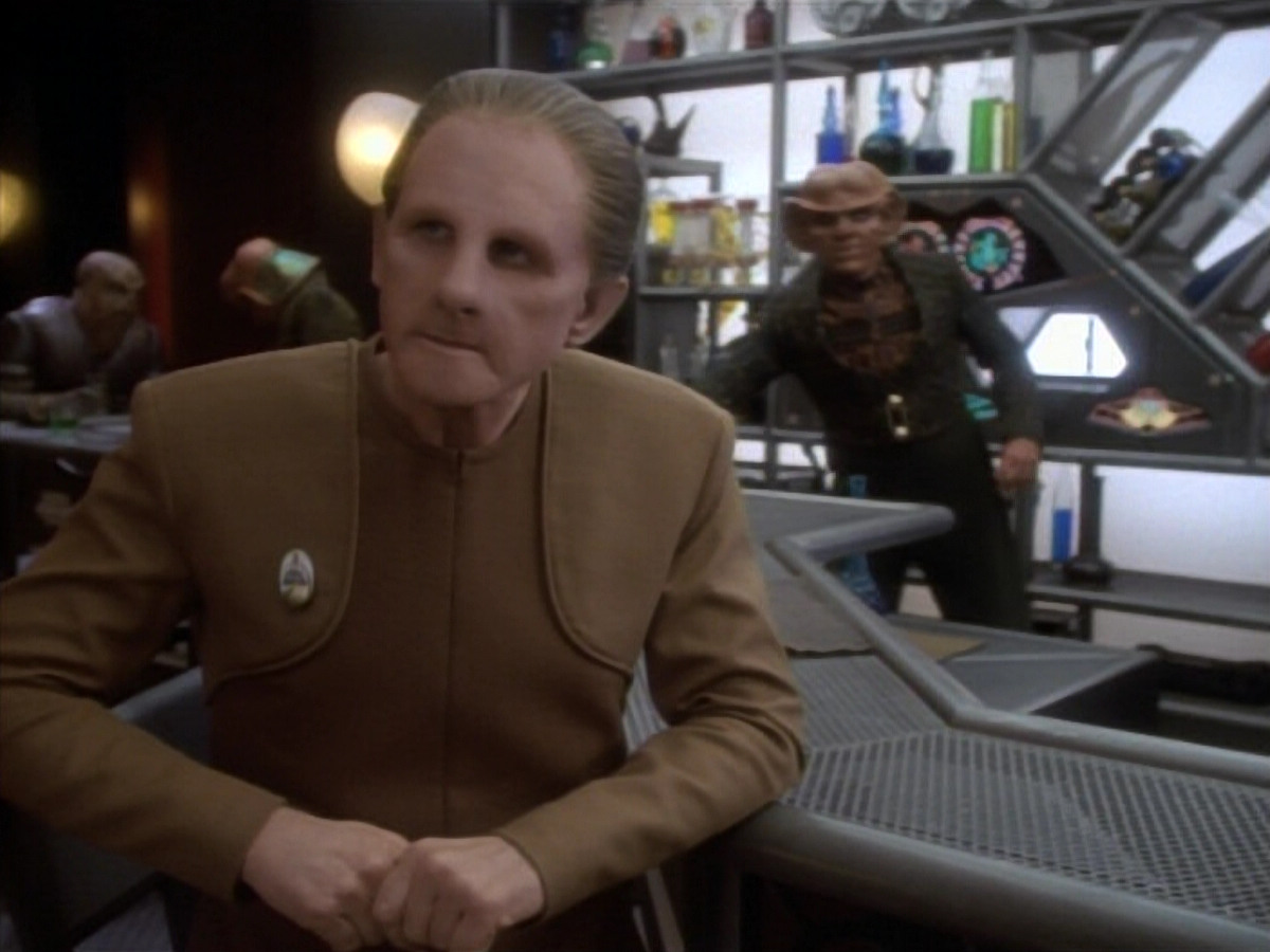 extant_StarTrekDS9_1x16-IfWishesWereHorses_00150.jpg