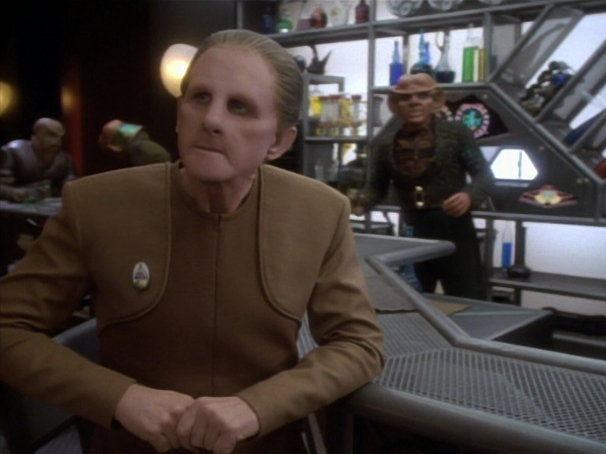 extant_StarTrekDS9_1x16-IfWishesWereHorses_00151.jpg
