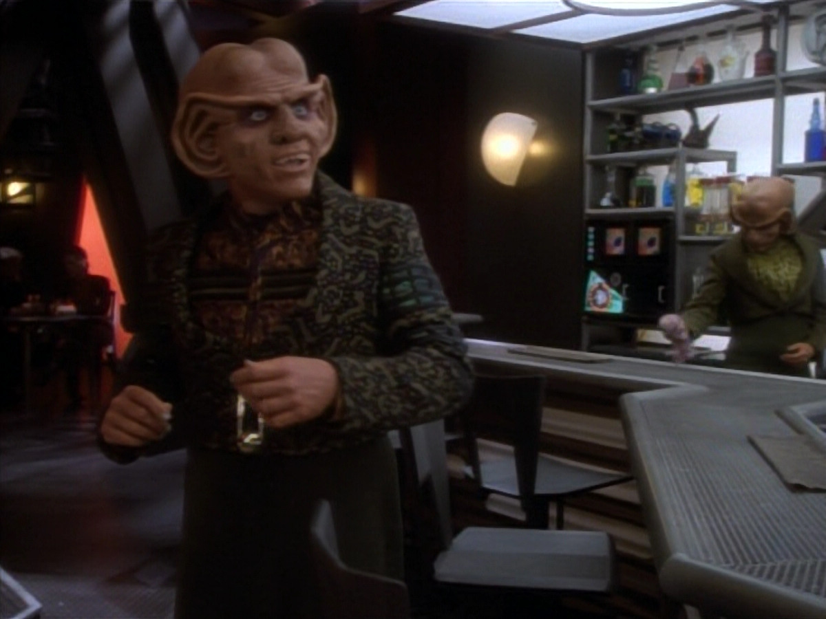 extant_StarTrekDS9_1x16-IfWishesWereHorses_00208.jpg
