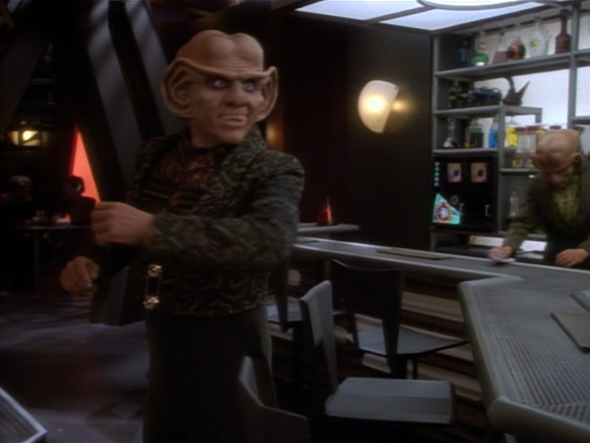 extant_StarTrekDS9_1x16-IfWishesWereHorses_00209.jpg